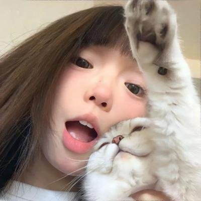 九顶假发的女孩